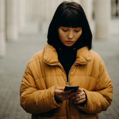 People Texting: 6 Reasons People Prefer Texting Over Talking When it is So Much Easier to Talk