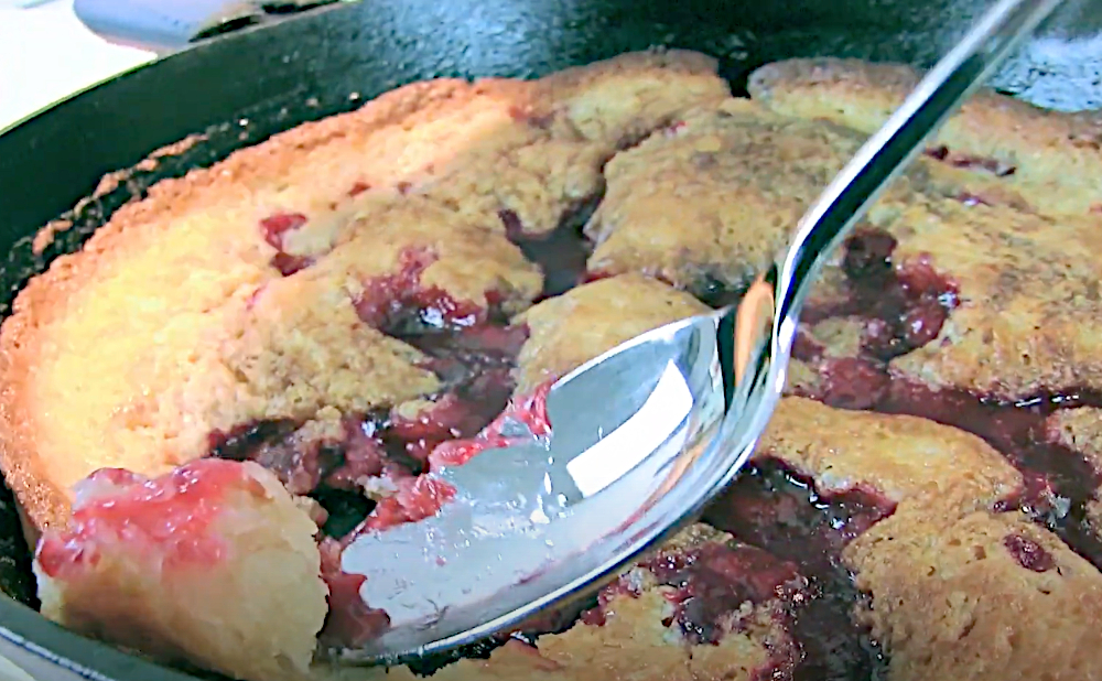 Traditional Old Fashioned Cherry Cobbler: A Delicious Dessert for Any Occasion