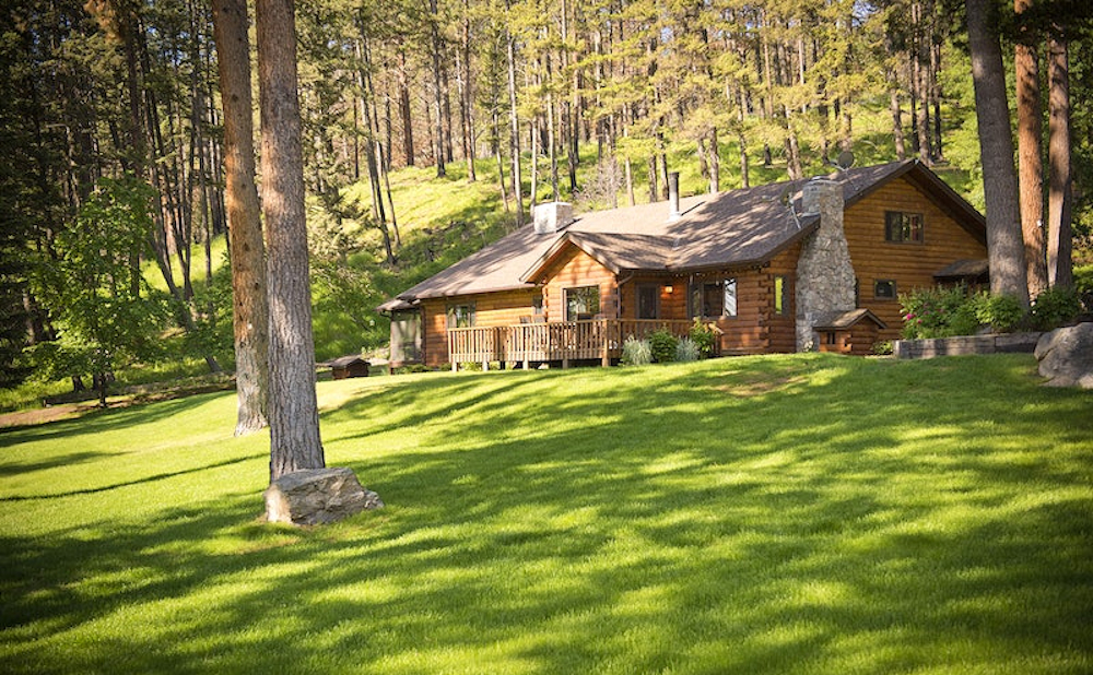 The Magic of Cabins in the Wood: A Perfect Escape From the Hustle and Bustle